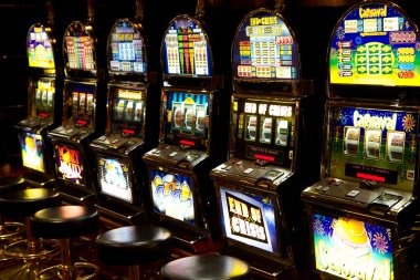 mpopelangi mobile app showing live-dealer blackjack and roulette tables